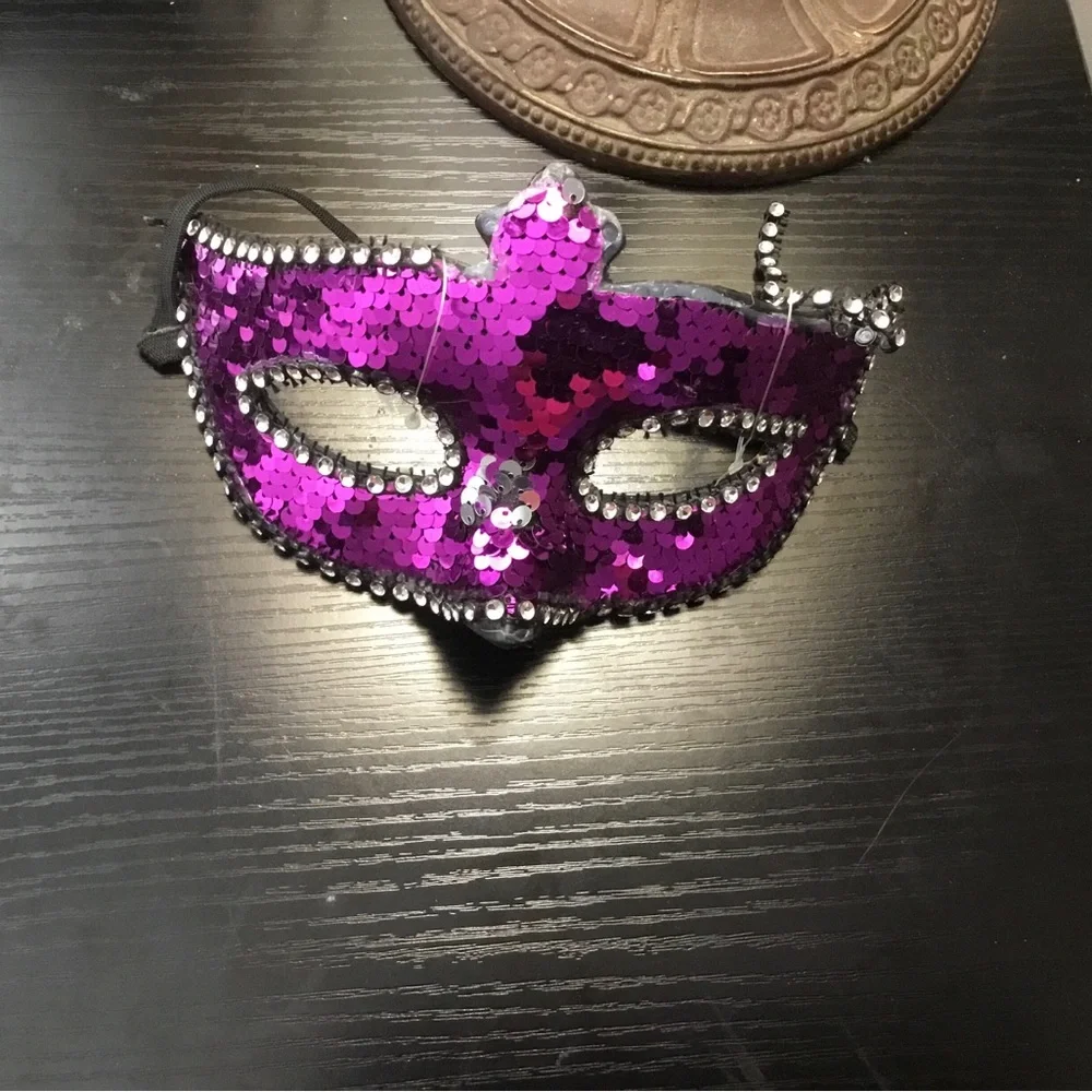 (57) Sequin Mardi Gras Eye Mask - Black and Purple